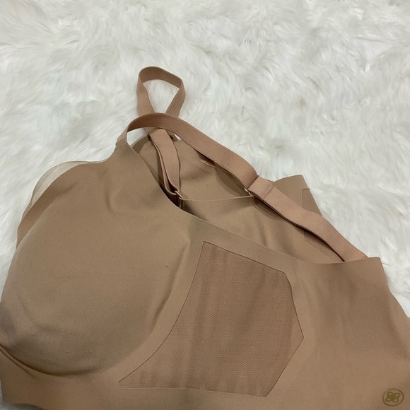 Honeylove Nude Seamless Liftwear Crossover Bra - Picture 9 of 11